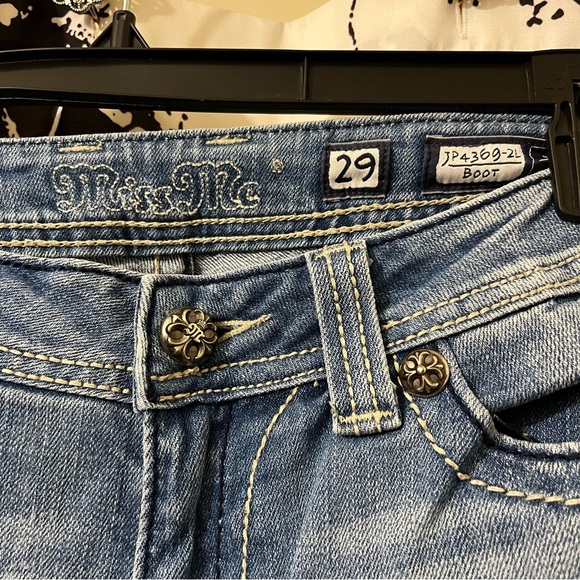 Miss Me Bootcut Jeans Distressed Embroidered Light Wash Western Size 29 - Picture 5 of 13